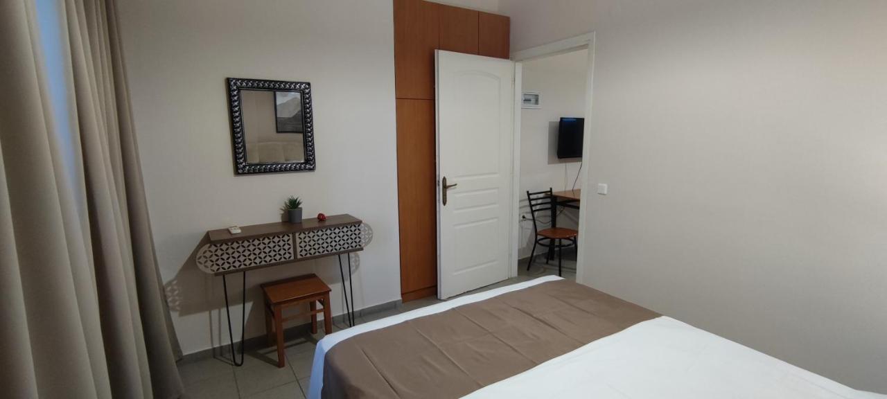 Alexandra'S Glifa Apartments Ngoại thất bức ảnh