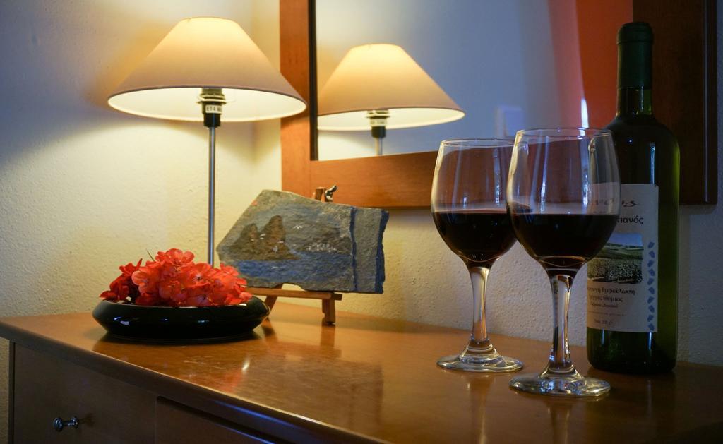 Alexandra'S Glifa Apartments Phòng bức ảnh